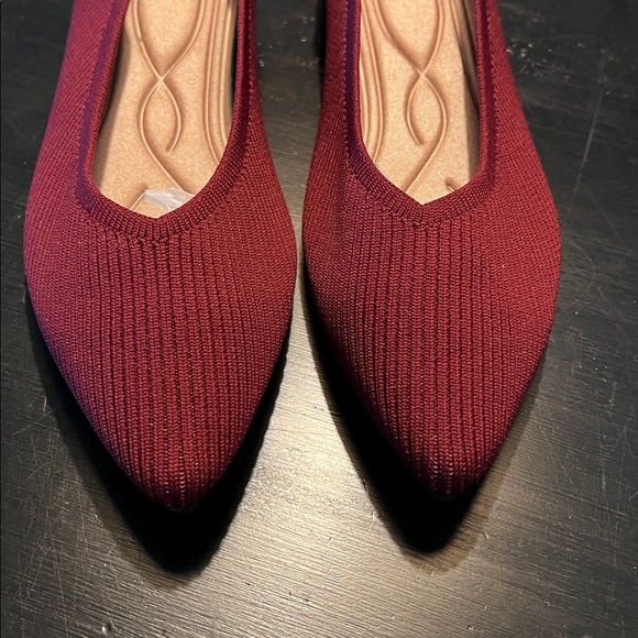 *NIB* Tingrise Red Knit Ballet Flat - Picture 2 of 7